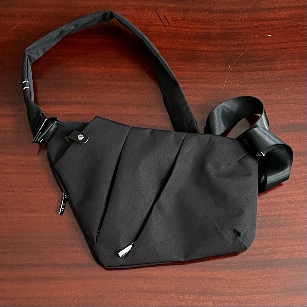 NWOT Men’s Crossbody Bag